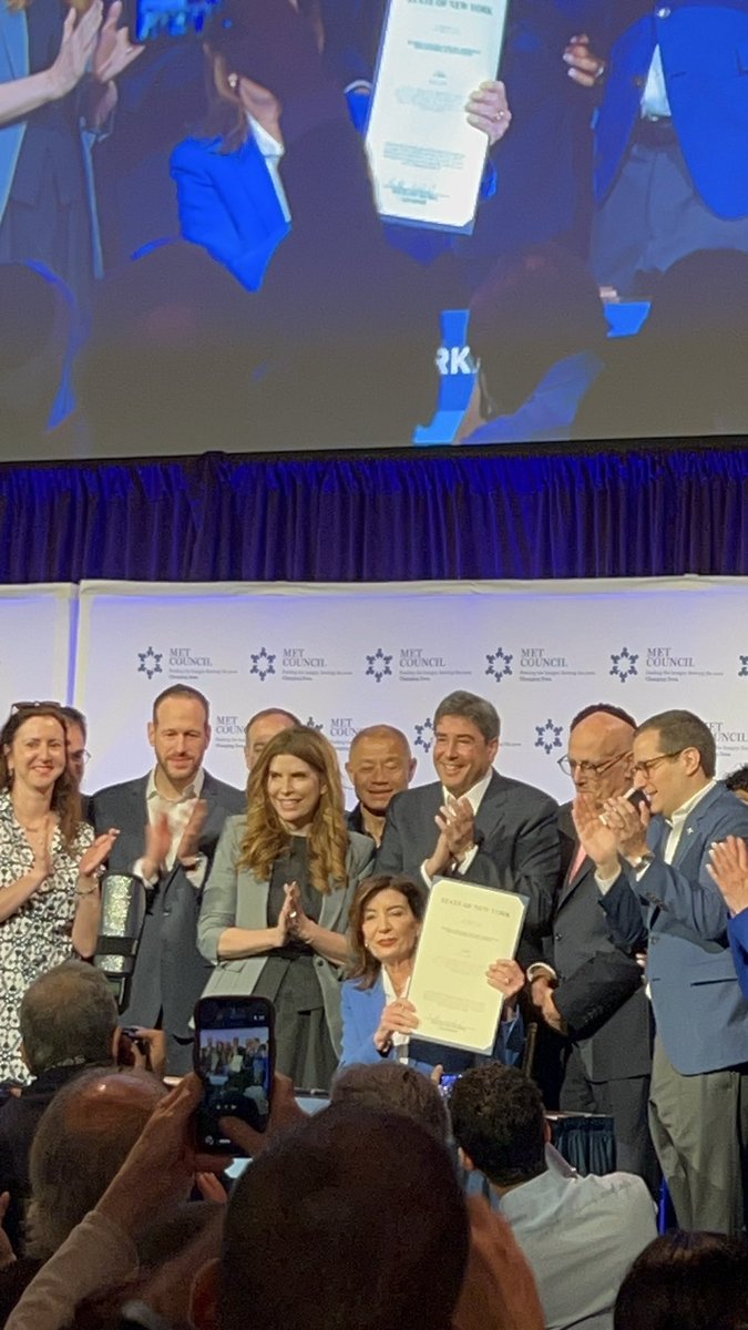moshespern's tweet photo. @GovKathyHochul just signed the buffer bill at @MetCouncilNews legislative breakfast. This is the beginning of protecting the Jewish community and all religious communities from being able to enter houses of worship safely. @SpeakerMenin started this with her leadership with spearheading the NYC’s bill from protection from protests. Thank you to all politicians for taking the first steps to keeping the Jewish community safe.