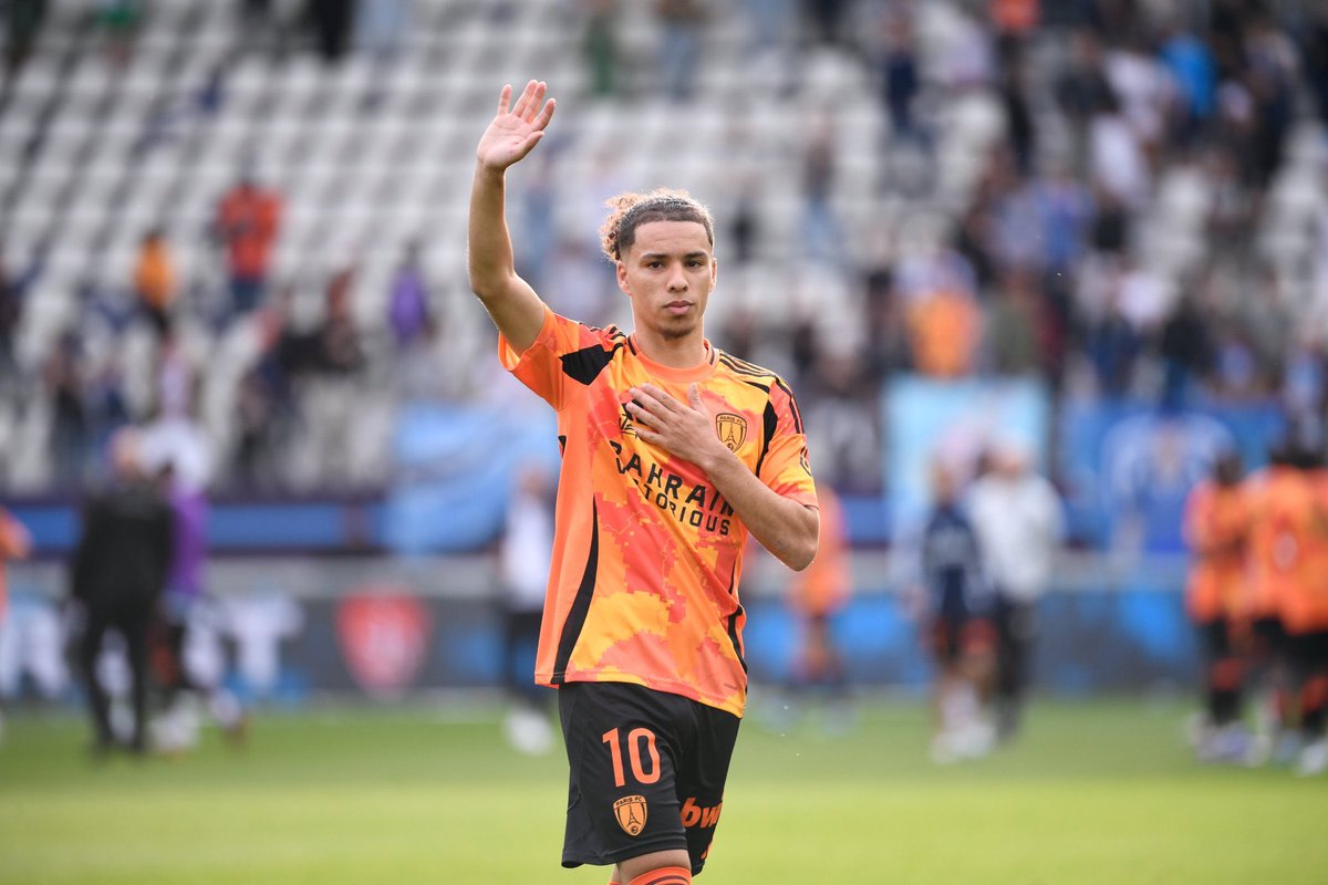 _BeFootball's tweet photo. 🚨🚨 OFFICIEL ! ILAN KEBBAL 🇩🇿 N’EST PAS APPELÉ POUR LE MONDIAL AVEC L’ALGÉRIE !!!!! ❌😱

C'est pourtant le joueur algérien le plus décisif dans les 5 grands championnats. https://t.co/fSO6W6HKxb