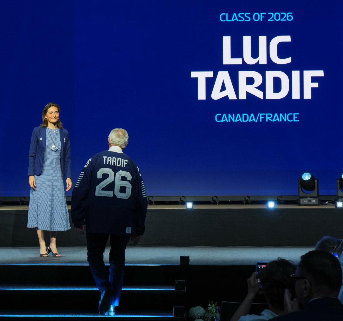 AOC1978's tweet photo. Journée de célébrations ! 🎉

Un honneur d’avoir remis à Luc Tardif son trophée d’admission au Hall of Fame de l’@IIHFHockey, ce matin à Zurich.  

Tout premier président de @Hockey_FRA, ancien athlète émérite et actuel président de la Fédération internationale, il vient d’y être admis dans la catégorie des « bâtisseurs ». Un bâtisseur, il en est assurément un. Et un grand.

Merci Luc pour ta contribution exceptionnelle au rayonnement du sport, de l’olympisme et au mouvement sportif français !