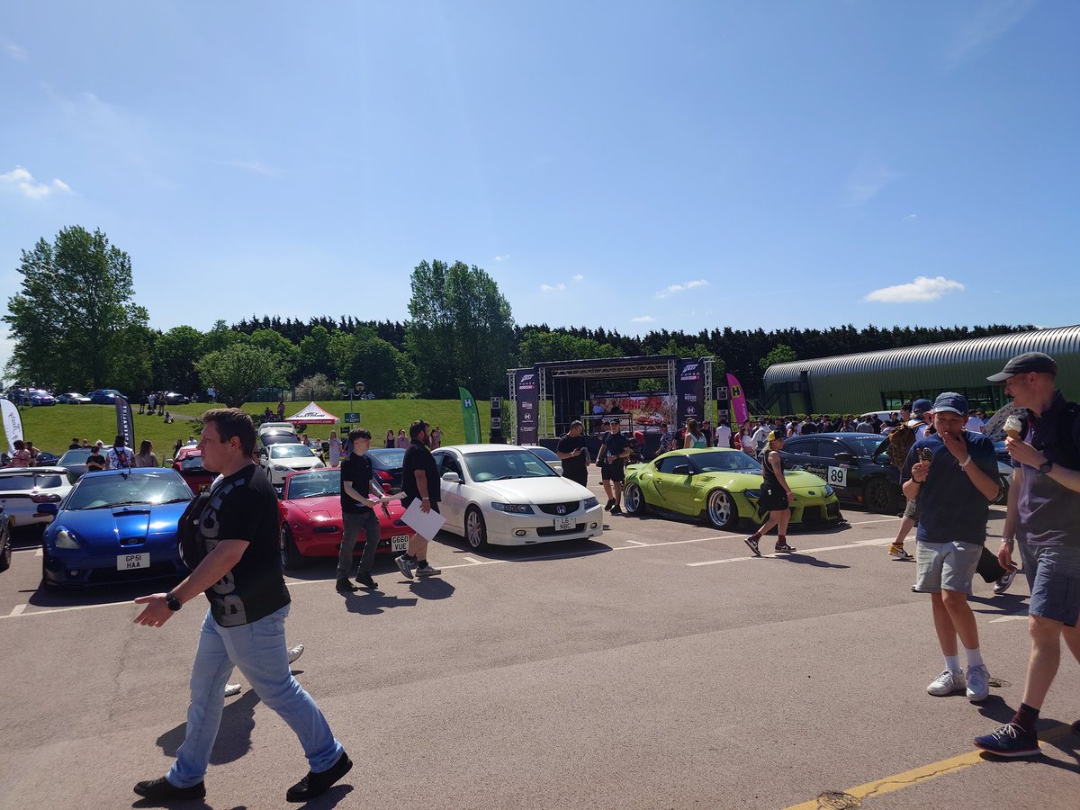 NightFlash96's tweet photo. @f4micom I saw them in real life in the Real Life Forza Horizon Festival™️ in England for the release of Horizon 6. I can't believe Forza Horizon is real and is in Gaydon, England https://t.co/Ox9Amx8fiB