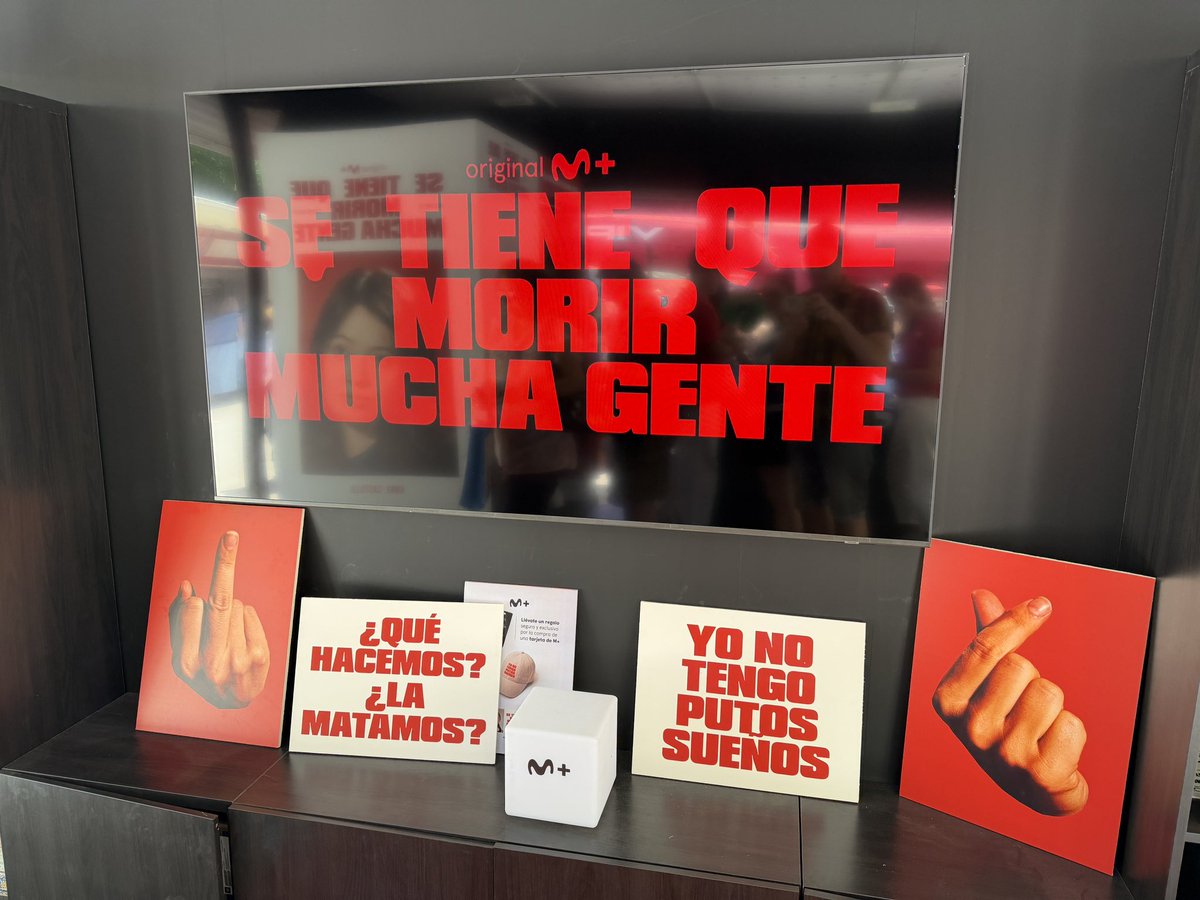 moviementarios's tweet photo. Tenéis que ver, #SeTieneQueMorirMuchaGente y pasar por su Stand en la feria del libro. En el orden que queráis. https://t.co/ORvfhBH2vO