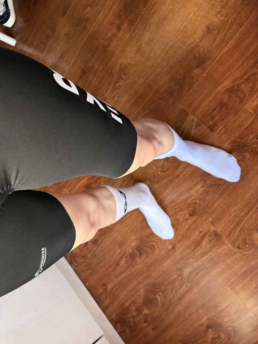 Narcisrv's tweet photo. 每次骑行完的🦶是这样的😜 https://t.co/s1XqS5LVCS