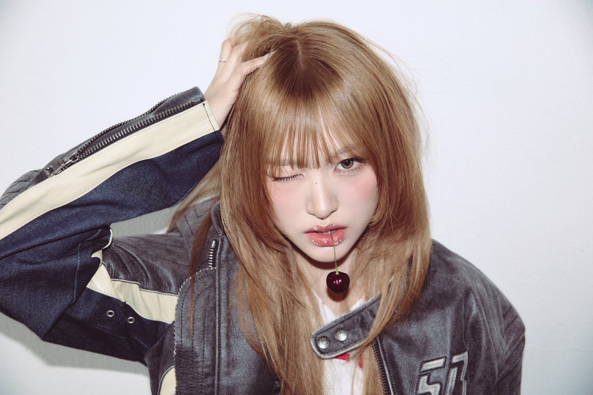 토리 tweet media