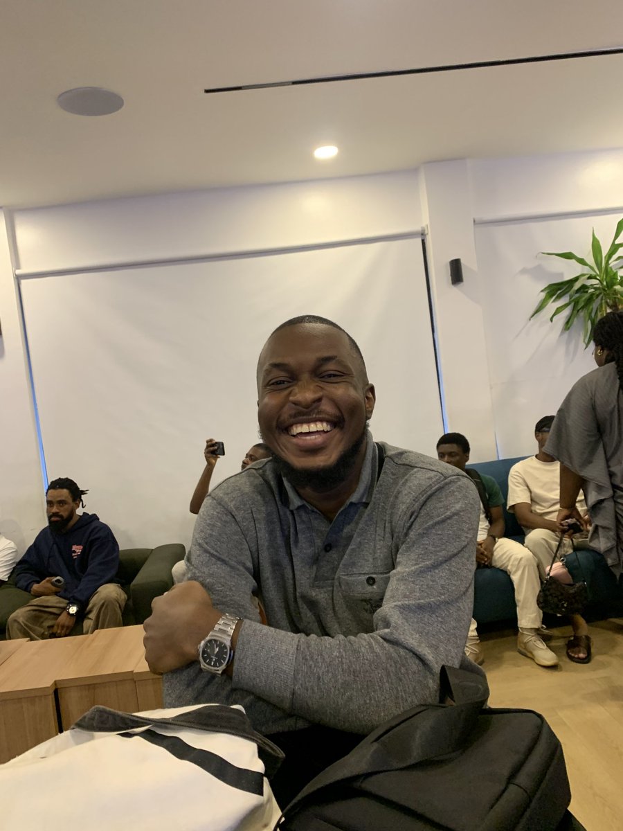 real_Ifyarts's tweet photo. Mood when I'm surrounded by art 😁 https://t.co/3avEk0MZw9