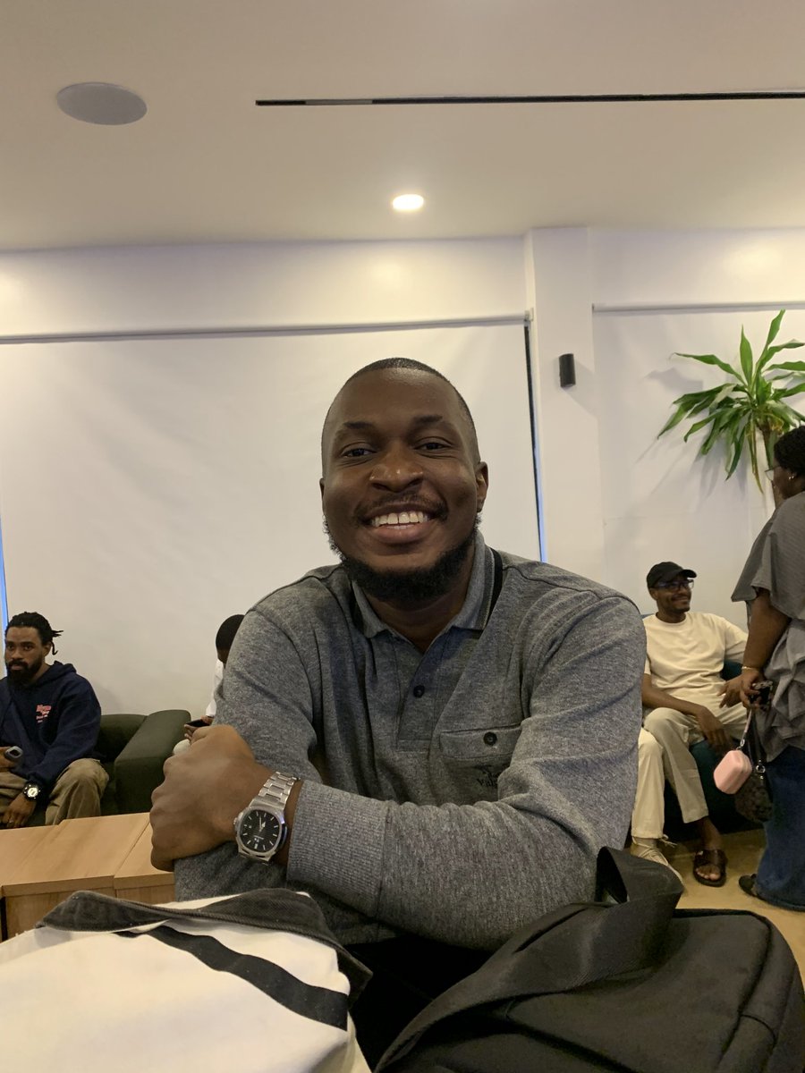 real_Ifyarts's tweet photo. Mood when I'm surrounded by art 😁 https://t.co/3avEk0MZw9
