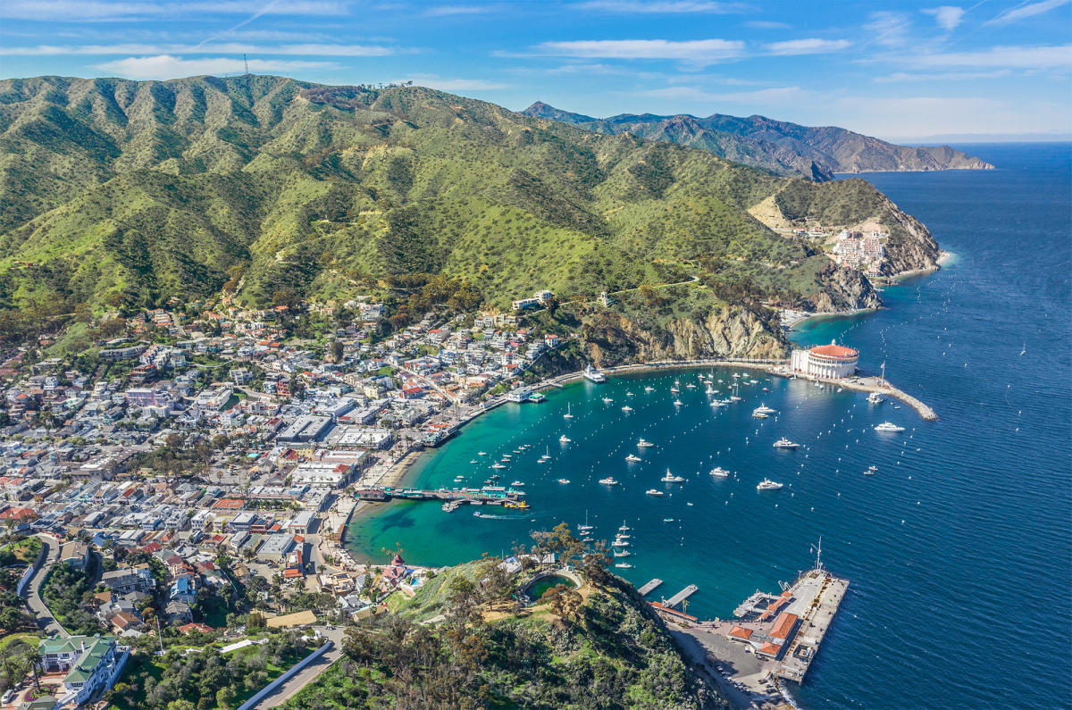 isleofpuffin's tweet photo. These two places are 50 minutes apart in an airplane with 150 horsepower https://t.co/VuWTkvwk42
