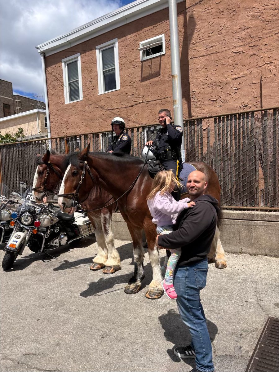 PPD26Dist's tweet photo. 26th District Family Day! An event dedicated to our officers’ families, giving them an opportunity to see where their loved one's work, learn more about the job, and connect with other families who share similar experiences. Thank you
@FamsBehindBadge for your support! https://t.co/Fn1BU4yOaz