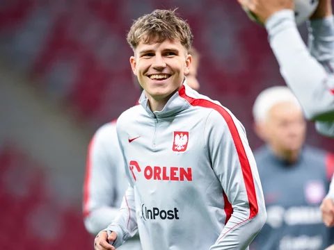 FCPortoPL's tweet photo. 🚨 PIETUSZEWSKI W WYJŚCIOWEJ 11 W MECZU Z UKRAINA!

Spośród 3 zawodników Porto tylko młody Oskar od pierwszej minuty!

Powodzenia młody 😄 https://t.co/05NZ6FvOXQ