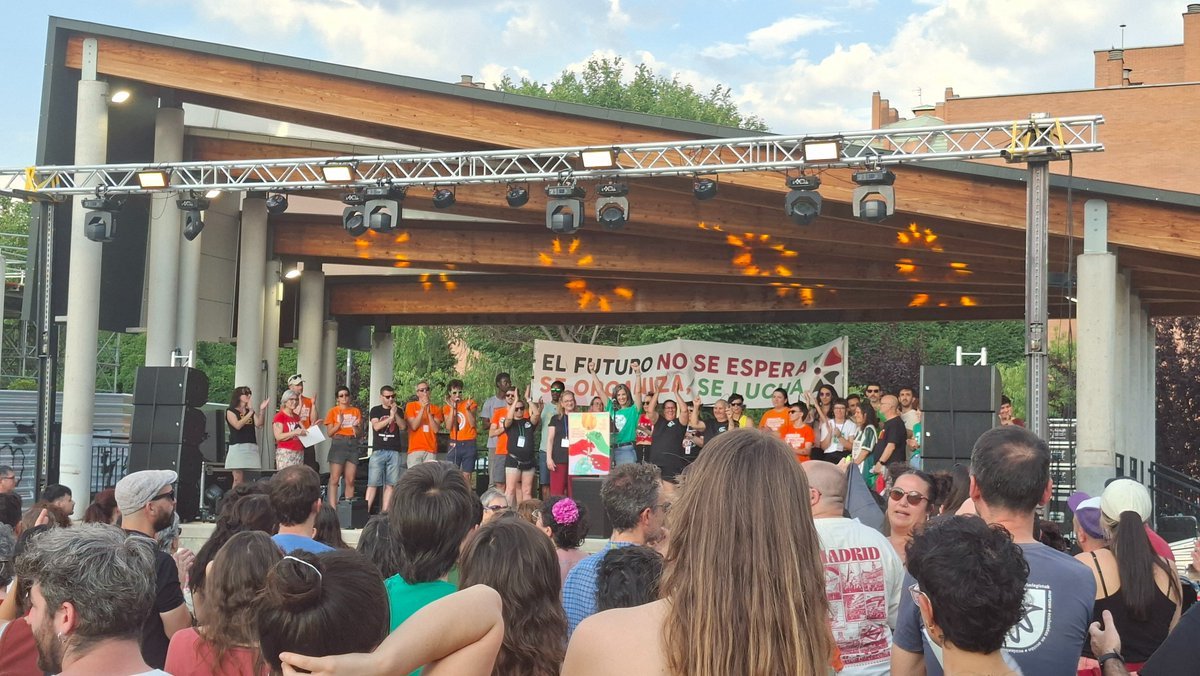 davizromero's tweet photo. La Confluencia de Luchas ya está en marcha

🔹️El sábado 30, sindicatos de vivienda, ecologistas, la CGT y la CNT-Comarcal Sur presentaron su proyecto común

🔹️Su objetivo: unir fuerzas y crear tejido social para crear respuestas colectivas a las crisis actuales https://t.co/h8Ib4HxixH