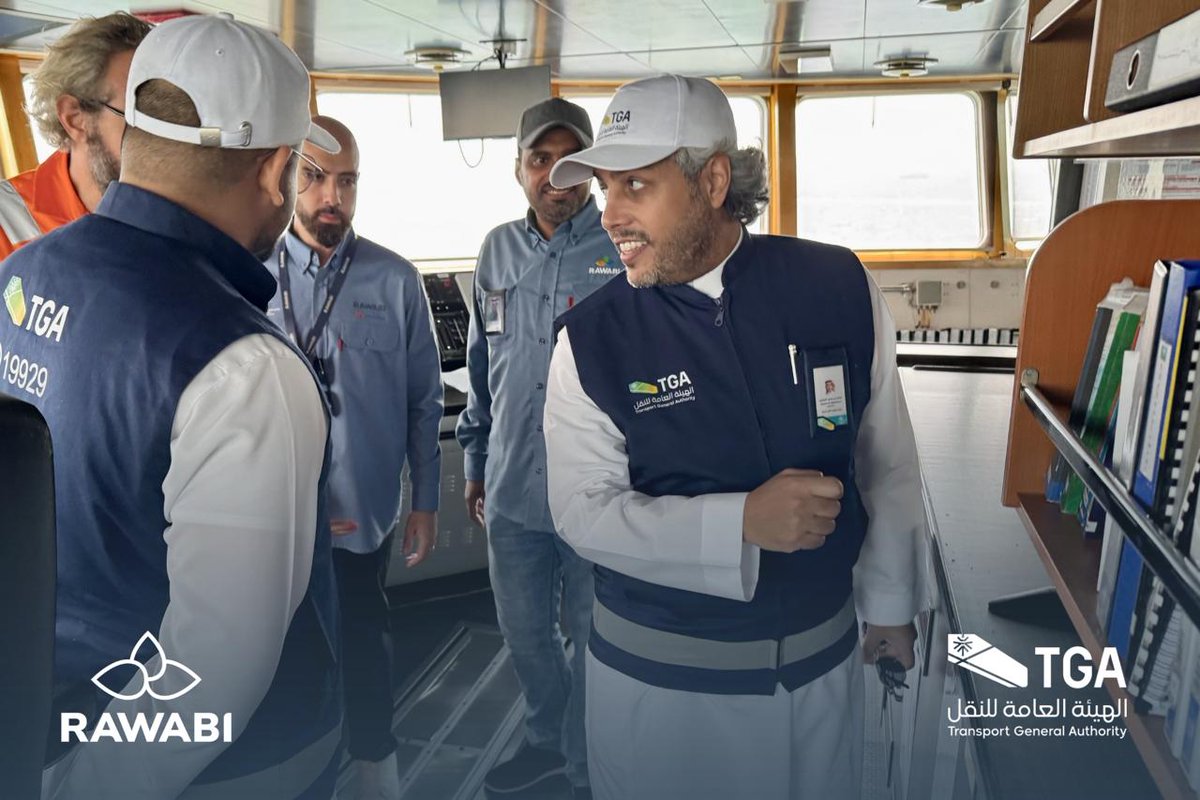 RawabiHolding's tweet photo. بعض القدرات تعمل بصمت… حتى تأتي لحظات كهذه لتُبرز أثرها. 

 تشرفنا باستقبال المهندس عصام بن محمد العمّاري، وكيل النقل البحري بالهيئة العامة للنقل، على متن احدى سفن روابي الداعمة للعمليات البحرية والخدمات البحرية المتخصصة في ميناء رأس تنورة.  

وكان في استقباله أ. سعود التركي، عضو مجلس إدارة روابي للطاقة، وأ. فرح الغامدي، مديرة الاتصال المؤسسي والاستدامة في روابي، وأ. منصور المسلم، مدير الطاقم في RVOS، حيث اطّلع الوفد على الإمكانات التشغيلية والتقنية المتقدمة التي تتميز بها السفينة.  

ويعكس العلم السعودي المرفوع على متن السفينة ما تشهده المملكة من تقدم متواصل في توطين الكفاءات الوطنية وتعزيز القدرات البحرية السعودية، من خلال نماذج تشغيلية متقدمة تجسد مستوى التطور التقني والرقمي الذي وصلت إليه الصناعة البحرية في المملكة.  وفي RVOS، ينعكس هذا التوجه في منظومة تشغيلية ترتكز على تبني التقنيات الهجينة، وتعزيز الكفاءة التشغيلية، وتوظيف الأنظمة الذكية التي تدعم أداءً موثوقاً ومستداماً في بيئات العمل البحرية الأكثر تطلباً.  

نفخر بإسهامنا في منظومة بحرية وطنية تُبنى في المملكة وتتقدم بثقة نحو المستقبل، من خلال تطوير القدرات، وتمكين الكفاءات الوطنية، وتبني الحلول المتقدمة التي تسهم في ترسيخ مكانة المملكة كمركز بحري رائد إقليمياً وعالمياً. 

 #روابي #RVOS #النقل_البحري #الاستدامة #الطاقة #ننهض_بالغد #بكم_نرتقي