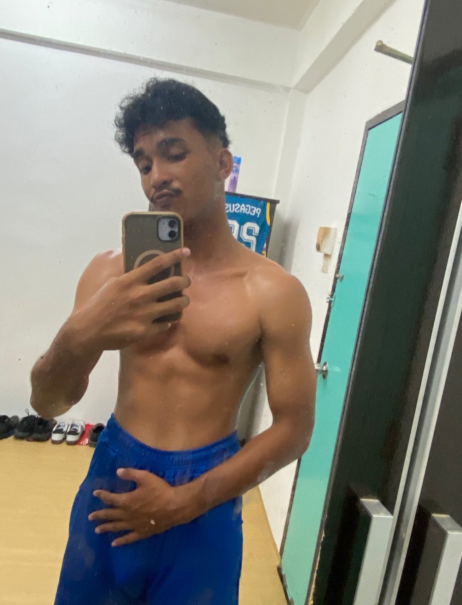ketiakchekchi's tweet photo. Sexynyeee ketiak nak jilatttt👅👅👅👅👅👅👅👅 https://t.co/wVy5Z1XHVW