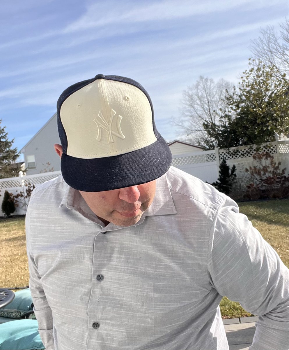 Muzixndmd's tweet photo. #YankeesCapOfTheDay
@Yankees @NewEraCap  #YankeesTwitter #ToyotaPinstripePride #UnitedBikeCaps #LidsLoyal @YESNetwork  #59Fifty #NYYCapOfTheDay https://t.co/RsWEN3Lrvt