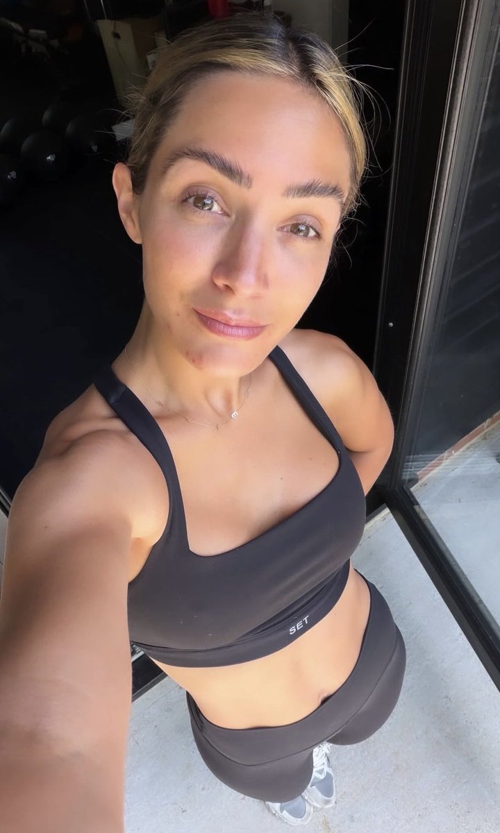 G82_F89's tweet photo. Down the gym with Frankie Bridge. 🥵 https://t.co/BJPcQ1Zqjm