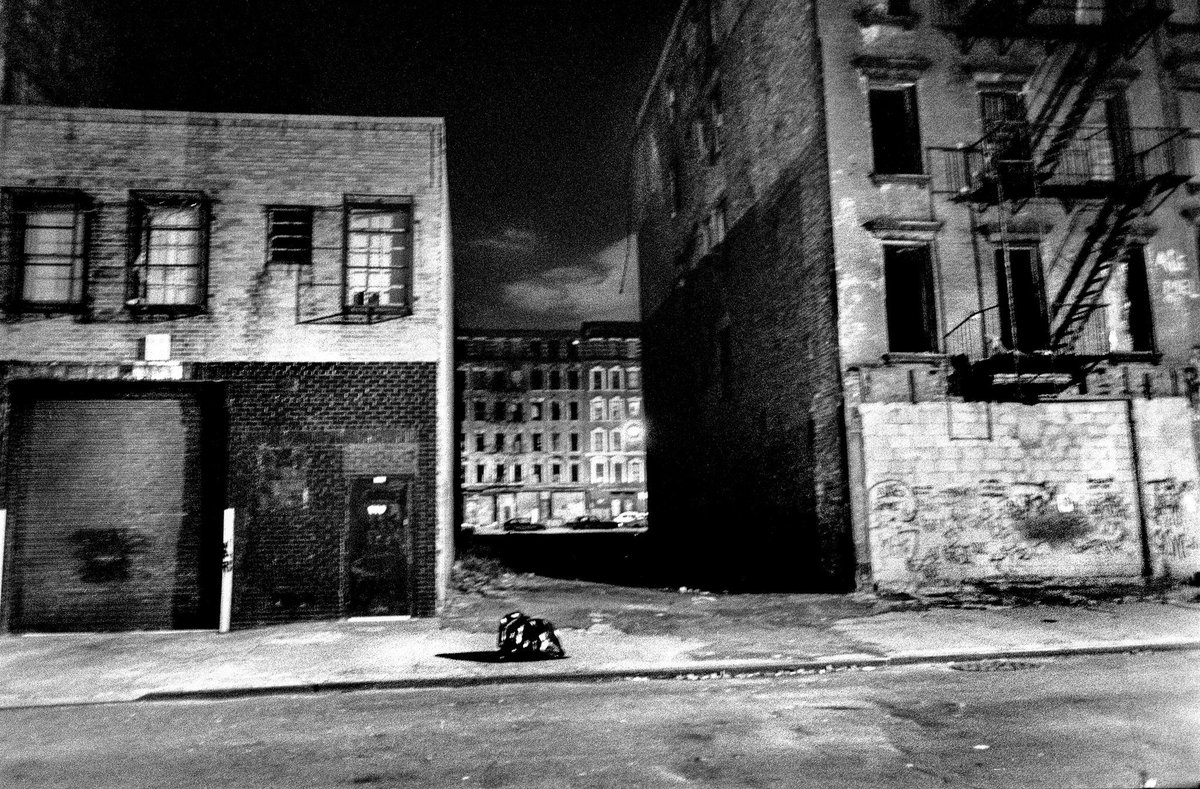 FFCINTH1's tweet photo. @ANAPA3232 @AndrewCapasso_ @SkullOfAlaric @realpeteyb123 The second photo was the east village. The other photos at the bottom of this post are also east village. NYC was hell until the early 2000’s that’s when murders and crime in general took a drop. NYC is a paradise now compared to what it was from the late 60’s- late 90’s. https://t.co/s7iuhldFu2