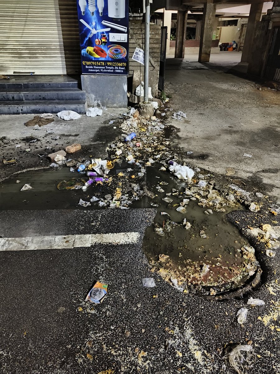 bhatt_03's tweet photo. @hydcitypolice @GHMCOnline @shosrnagar @GHMCOnline Location: Near Ratnadeep Express, Dharam Karan Road, Ameerpet. Please find attached proof of left over food and plates after an event on public road leading to unhygienic conditions. Both organizer and people who cooked food on road left the place leaving this mess https://t.co/zUZTigsZR2
