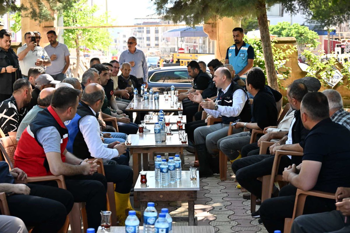 valiserdengecti's tweet photo. Gönül gönüle oldukça her zorluğu aşarız.

İlçemizde hemşehrilerimizle hasbihâl ederek taleplerini dinledik, yaşanan süreci ve yürütülen çalışmaları birlikte değerlendirdik.

📍Bahçe https://t.co/RSeEtvs9IA