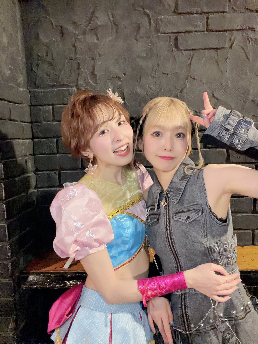 michuell_bunny's tweet photo. #堀越せな10th ありがとうございました🥰

せなと2人で歌ったの久しぶりすぎた！
楽しかったぁああ😍✨✨

DJもライブもみんなニコニコでデビ幸せ空間でした😈❤️
せな改めて♪10周年おめでと💋

みんな、また会おうな！ https://t.co/UBIie7dZhb