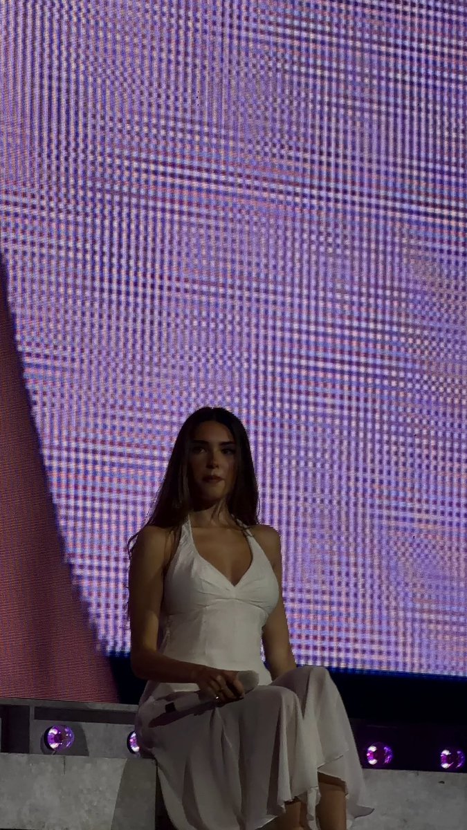 amdluvsmadi's tweet photo. Okay finally done editing and finished up my best madison photos from yesterday 🥹😭 #LondonLocketTour https://t.co/qst90BI2mc
