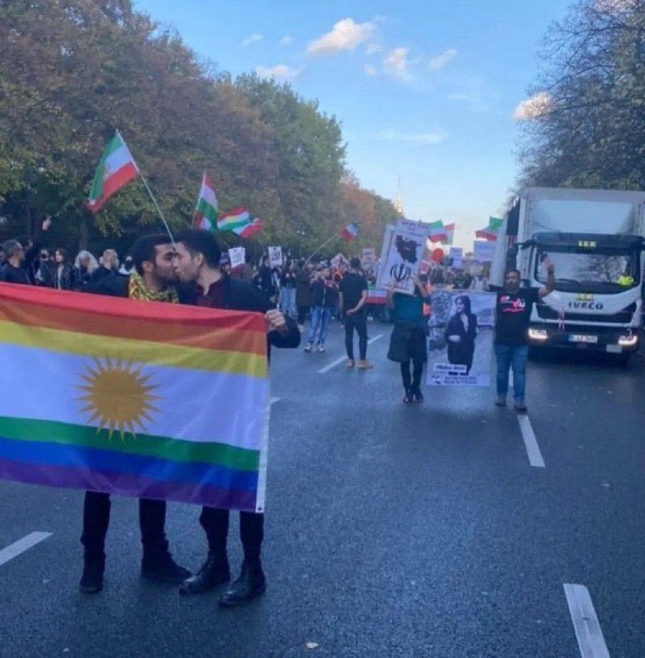 fakten1453's tweet photo. Akım devam ediyor. 

Hesabın 1 milyon takipçinin altında ise ve İ**bne değilsen, paylaş yorum at, yorum atanları takibe al 🤣

Hiçbir şey yapamazsan, bu görseli indirip paylaş ibişleri herkes görsün 🤣👌 https://t.co/7m4gLFYaQp