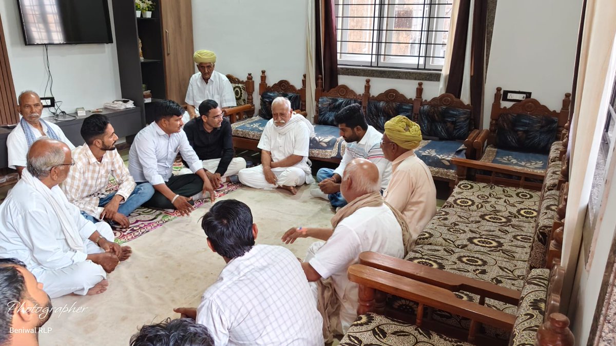 DoliThansingh's tweet photo. आज नोखा विधानसभा क्षेत्र के ग्राम हियादेसर निवासी श्री डूंगर सिंह जी राजपुरोहित की धर्मपत्नी के स्वर्गवास उपरांत आयोजित शोकसभा में सम्मिलित होकर दिवंगत पुण्यात्मा को भावभीनी श्रद्धांजलि अर्पित की एवं शोक संतप्त परिवारजनों से मिलकर अपनी गहरी संवेदनाएं व्यक्त कीं।
#thansinghdoli https://t.co/363iw0EXrw