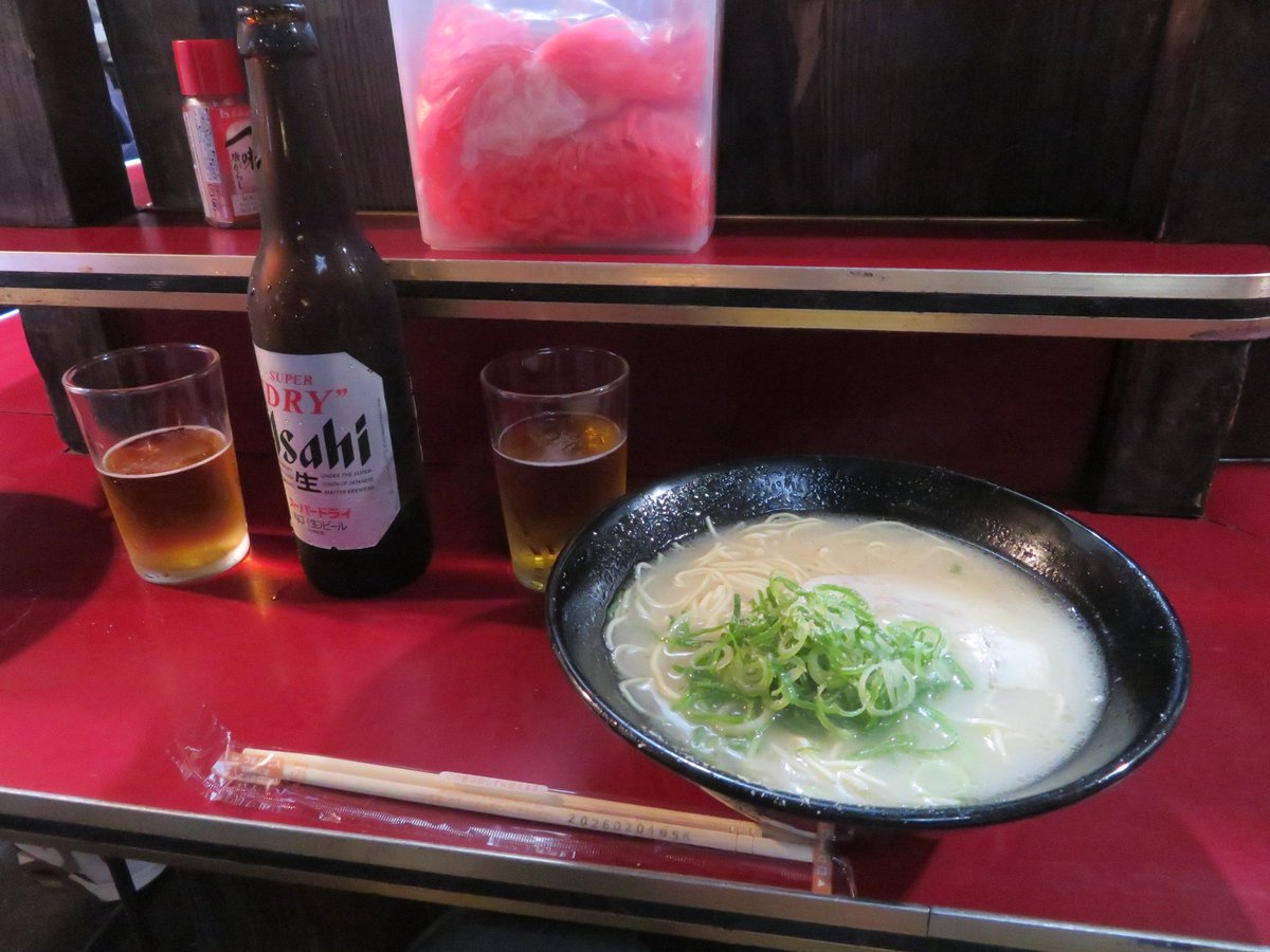 tom1545's tweet photo. 本場の博多ラーメン🍜
うまかったー😆
#中洲 
#豚��ラーメン 
#たけちゃんfr司 https://t.co/AiSZ9jw6z1