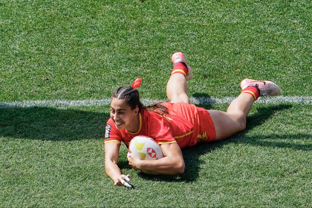 deportegob's tweet photo. 🇪🇸 España ha vuelto a demostrar su capacidad para organizar grandes eventos deportivos.

📍Valladolid ha sido una inmejorable anfitriona de las Series Mundiales.

🏉 Un torneo en el que la @ferugby ha dado cuenta del crecimiento de nuestras selecciones de Seven. https://t.co/ECW5y5LxXE