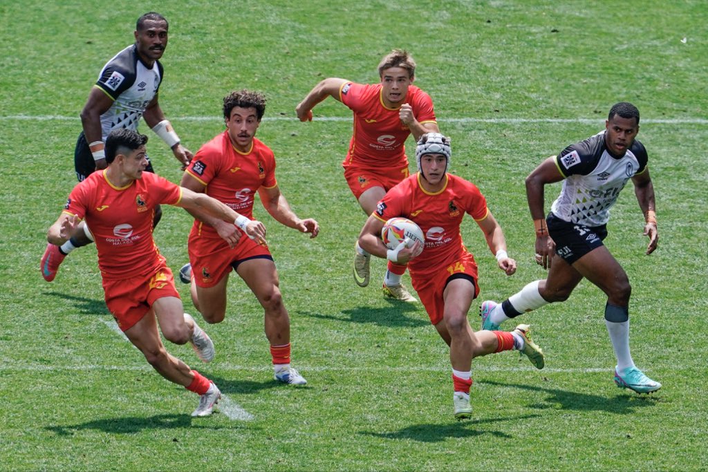 deportegob's tweet photo. 🇪🇸 España ha vuelto a demostrar su capacidad para organizar grandes eventos deportivos.

📍Valladolid ha sido una inmejorable anfitriona de las Series Mundiales.

🏉 Un torneo en el que la @ferugby ha dado cuenta del crecimiento de nuestras selecciones de Seven. https://t.co/ECW5y5LxXE