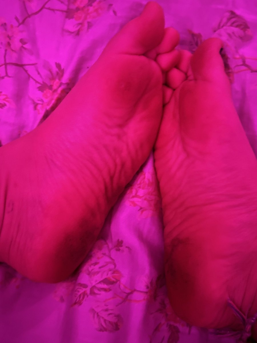 Jinxy_babys's tweet photo. Head over to feetfinder for exclusive content ❤️#feet #footfetısh #feetfetısh #feetworshi̇p #feetِ #feetpicsforsales #feetphotos #findomdrain https://t.co/keDqKSLobd