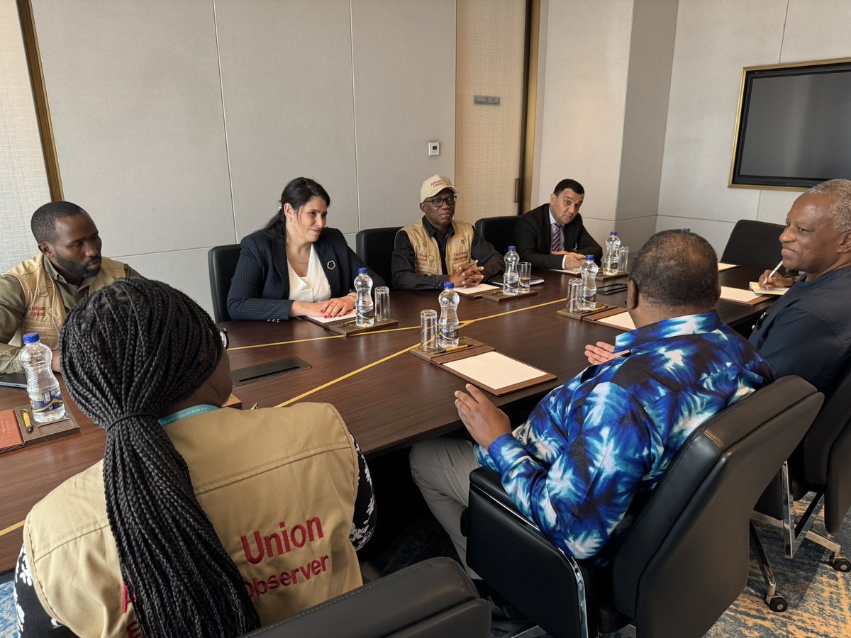 AUC_PAPS's tweet photo. H.E. Former President @4thPresidentKE of Kenya 🇰🇪 and Head of the African Union Election Observation Mission (#AUEOM) to the 1 June 2026 General Elections in the Federal Democratic Republic of #Ethiopia,  received H.E. @DCP_Haddadi, Deputy Chairperson of the @_AfricanUnion, who paid a courtesy call.

They discussed the country’s preparedness for the upcoming general elections. They also explored ways to strengthen the impact of AUEOMs in fostering democratisation across the continent.