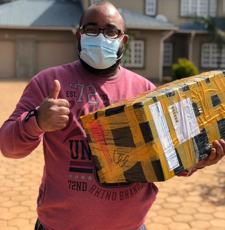 Rovertlogistics's tweet photo. Convenience isn't a luxury, it's a necessity.

With Rovert Logistics' door-to-door delivery service, you don't have to worry about collections, border procedures, or transportation logistics. We handle every step while you focus on what matters most.

Message us on +27767360695 https://t.co/IYXvXsVMFn