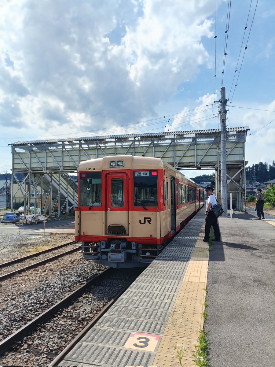 khk1367f's tweet photo. #水郡線ふくしま号　#東北新幹線　#常陸大子
今日は相棒と共に郡山へ。
①初東北新幹線
②初新幹線グリーン🍀
③初臨時列車
東北新幹線の圧倒的高速で郡山は近所…🍀なら尚更でした笑
更にまともな臨時列車で趣味同業者との輪が広がったり…？何があるか分からん世界です✨ https://t.co/Zwp4XwJpFM