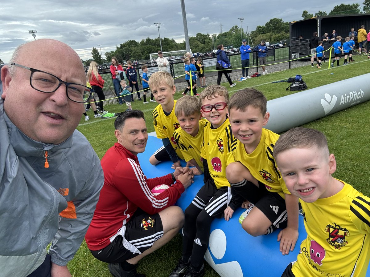 Peterhaire's tweet photo. I popped in to see the Fun Day yesterday at Lurgan Town Arena, where the ABC Small Sided Games Centre End of Season Fun Day brought together over 2,000 players, parents, coaches, volunteers, and supporters for a fantastic celebration of football and community. https://t.co/nM4ywZW9yM