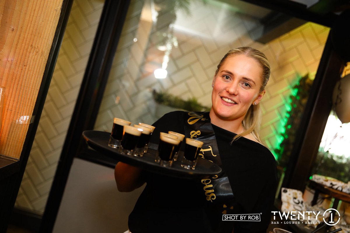shotbyrob's tweet photo. 30th birthday celebrations in @twenty1lounge 📸 https://t.co/gB92HXPhof