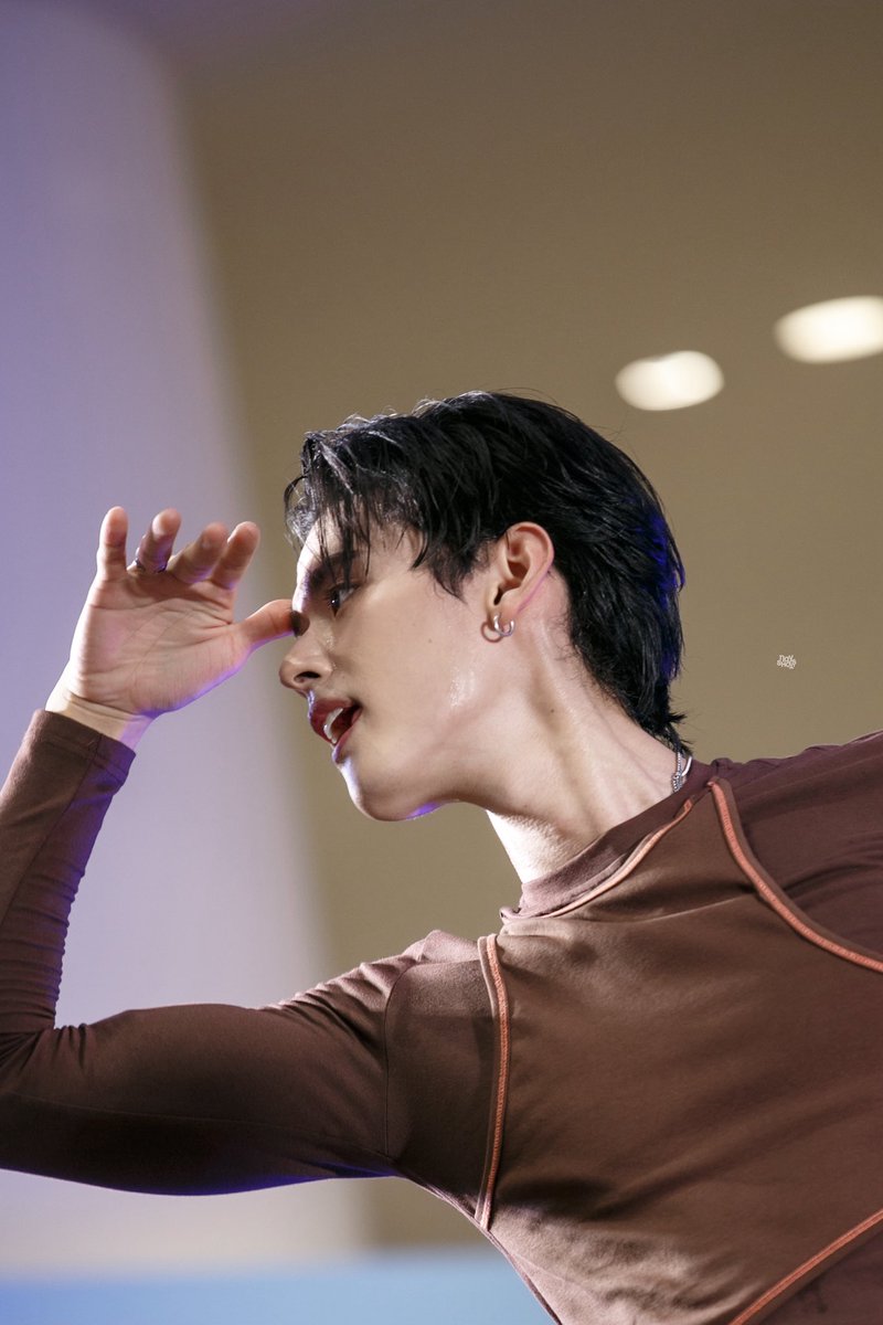 nayshots's tweet photo. 260530   🤎✨

PERSES PERMEOW MOMENT

#MeOGoldxPERSES 
#PERSES_TH #NAY_PERSES https://t.co/cRRtrsj9xW