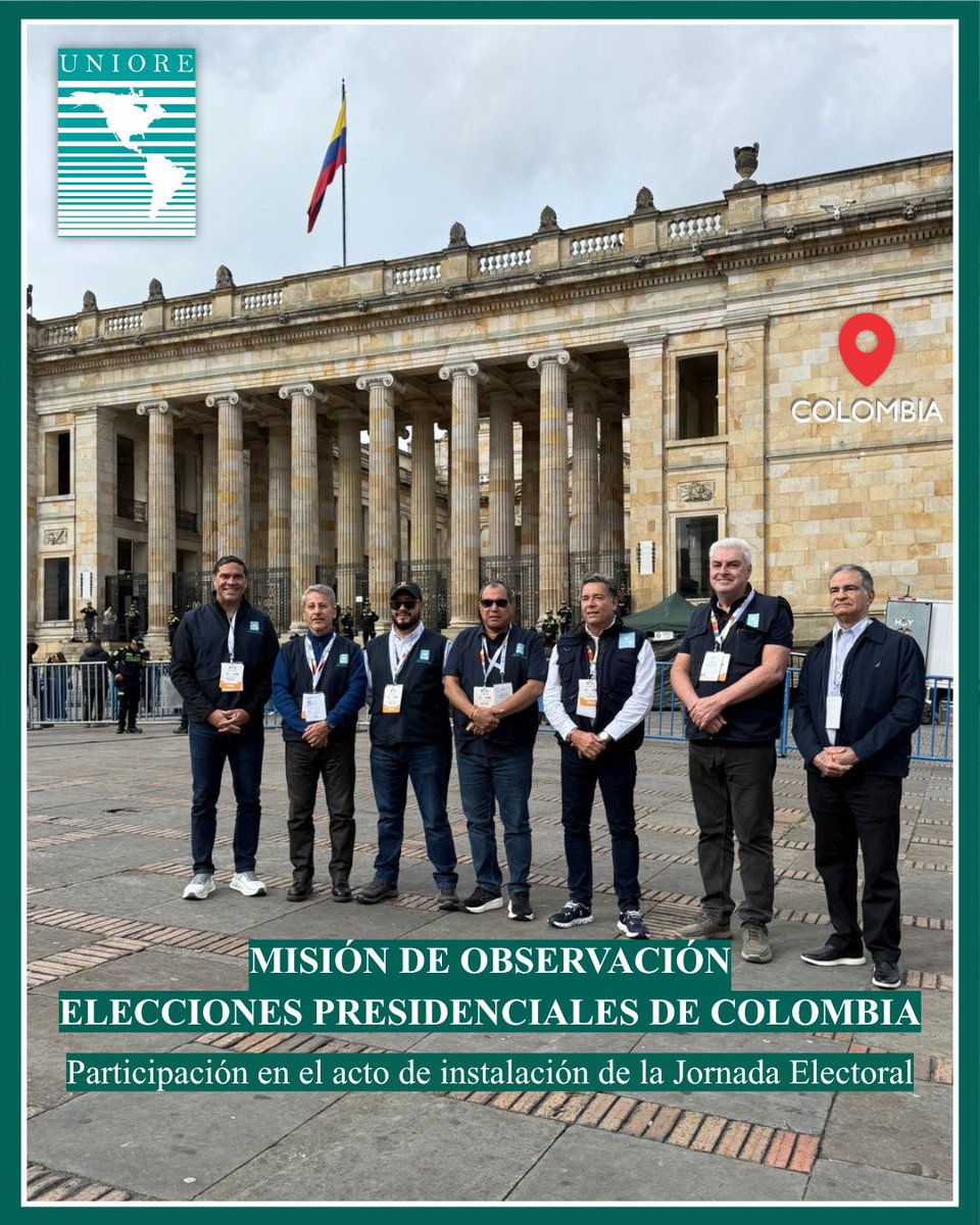 UNIORE's tweet photo. Participación de Observadores en el acto de instalación de la jornada electoral, en la Plaza Bolívar. https://t.co/dOMYfM2SHN