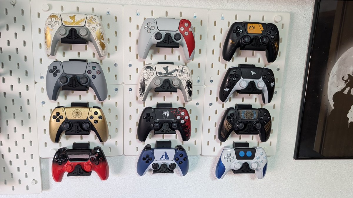 Migli0's tweet photo. Al fin pude exhibir mi colección de PS5 y los old school. https://t.co/8XM7blvTsz