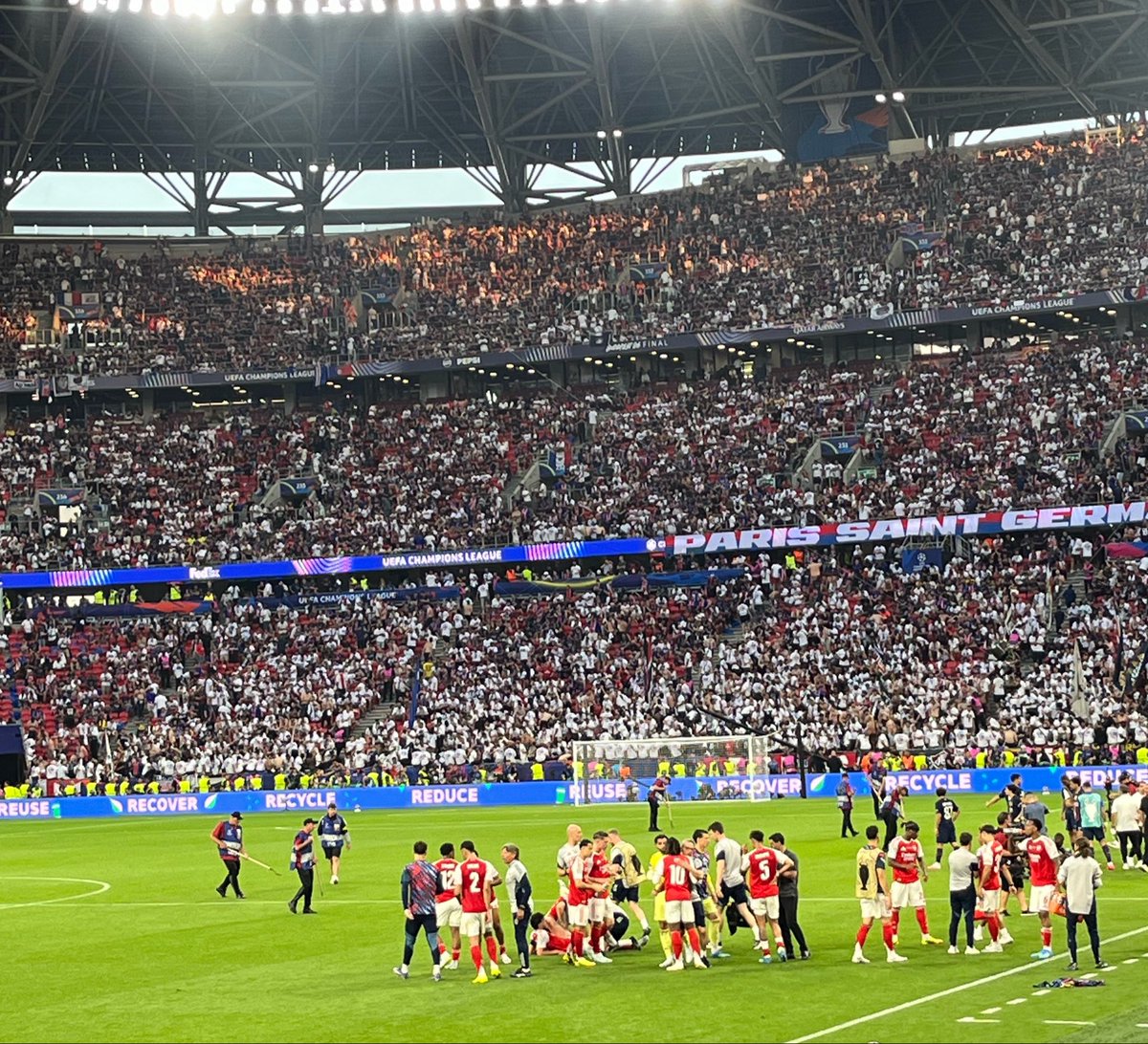 av_gooner's tweet photo. Champions League Final
Budapest 30.05.2026

Incredible city, unforgettable atmosphere, and memories for a lifetime.

Thank you, @Arsenal and the gooners from around the world. 

We’ll be back to win it all. COYG 🔴⚪️ https://t.co/eat9Ww8Eh8
