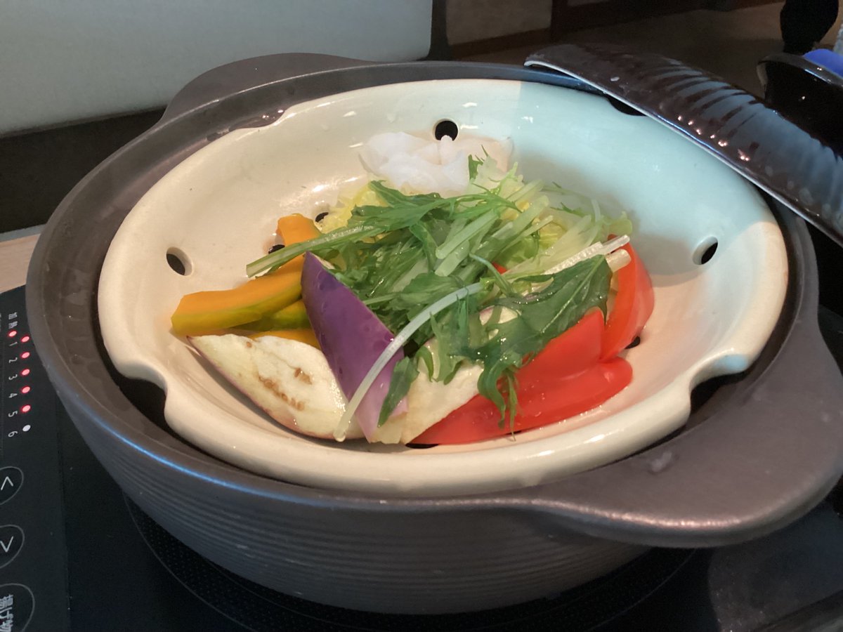 jun_chin's tweet photo. NHK技研から権之介へ移動。久しぶりに土鍋蒸し。ドリンクメニューを見てみたら限定メニューに釘付けになる。2010年に販売終了したお酒が出てきた。ううむ。20260531 19:23 https://t.co/PxU44eYx24