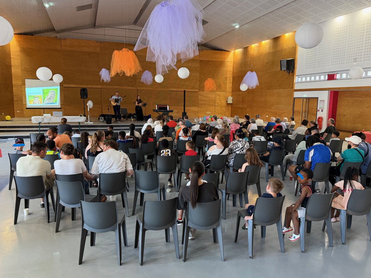 TA1AMI's tweet photo. Plus de 100 personnes ont participé à la grande fête intergénérationnelle sur le thème de l'Italie. Et Pinocchio nous a accompagné avec ses leçons de vie : sagesse, courage et honnêteté. https://t.co/fuTbRyM9ej