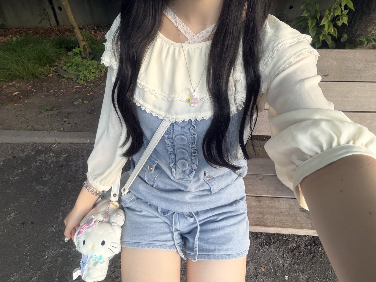 __feui_11e's tweet photo. デニムサロペットを着て鎌倉散策𐄑𐅁̂ ⩊፟ ̂𐅀𐄑🎀
お気に入りのお洋服と過ごす休日♡ https://t.co/OAoz4rzwcv