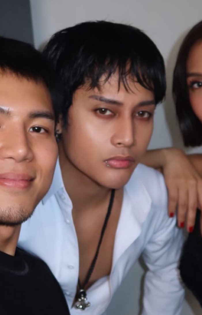 fjsdvmps's tweet photo. sheeesshhh this bad guy look 🥵🥵🥵🥵 https://t.co/y6E4yPpodg