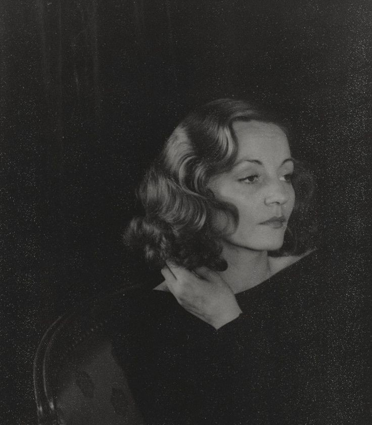 Suzanne08253534's tweet photo. Tallulah Bankhead (1940s) https://t.co/tYYoOpsXOz