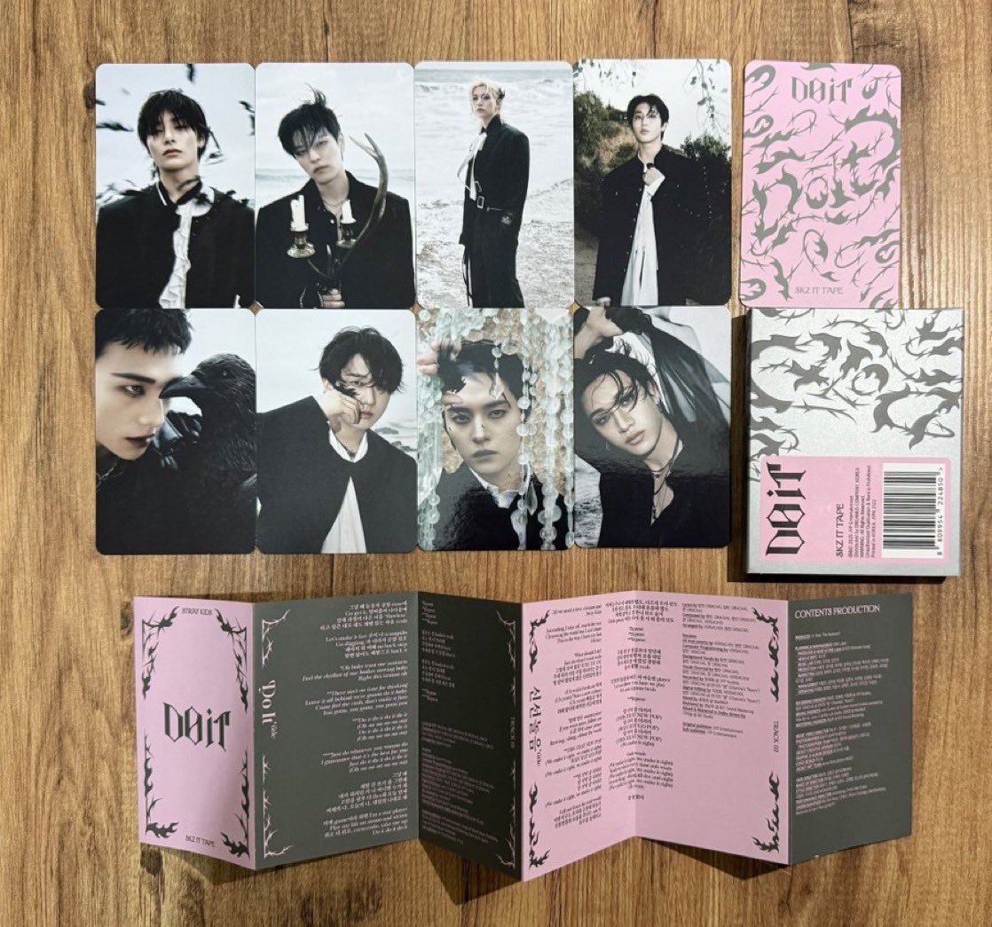 foxiret_ren's tweet photo. skz stray kids satis 

ikinci foto 250tl

cokluda indirim yaparim

goren rt atabilir mi

📌#skzsatis #skzmarkettr #skzpc @SKZTRadeSell @skzselltradetr @skzsatistakas @SkzTradeSell08 @straykidsgotr  @trpctakas https://t.co/FctzO0TnQ0