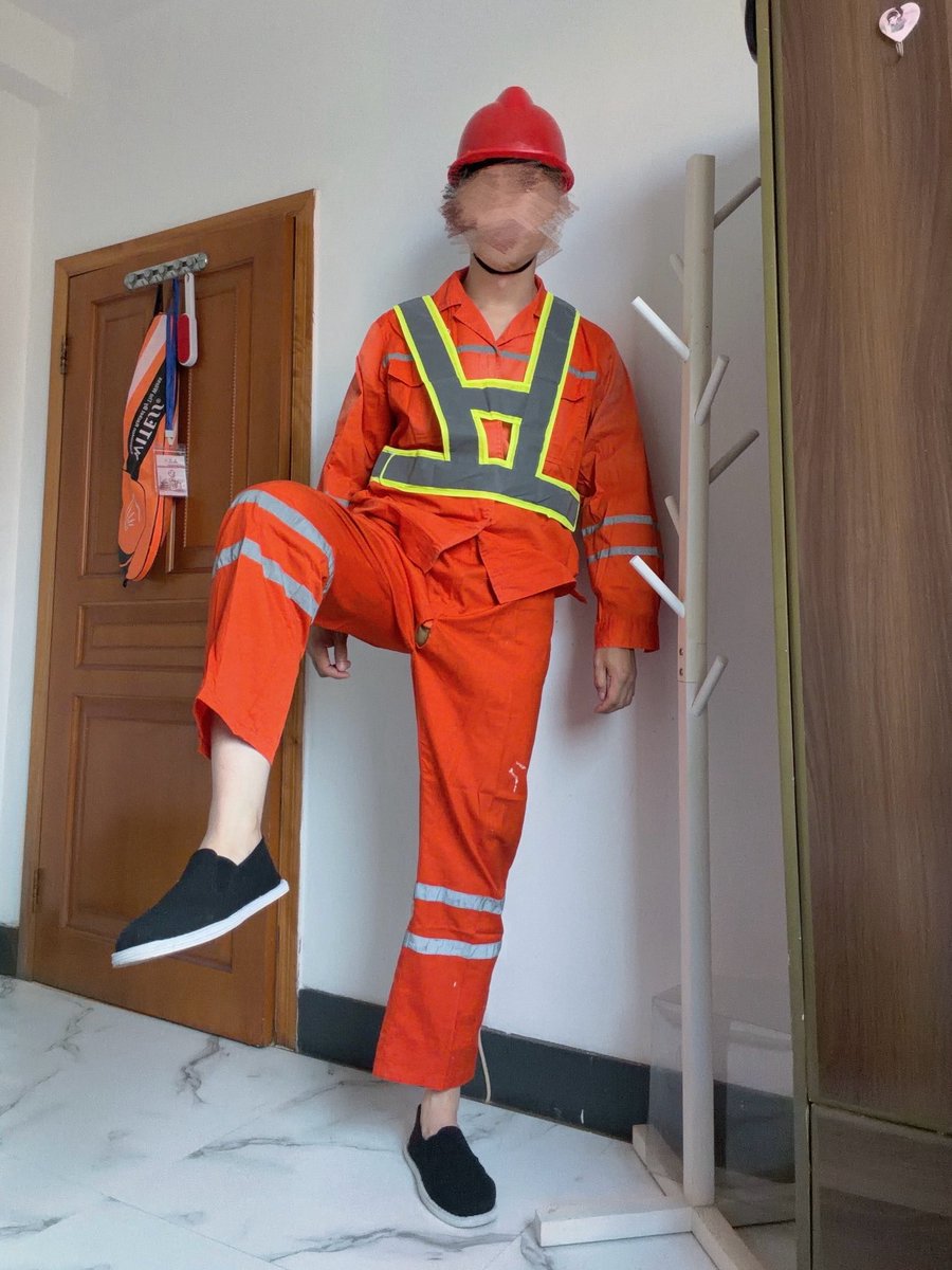 CuckoldingIn's tweet photo. 努力干活 积极改造 https://t.co/ECBcorLL5y