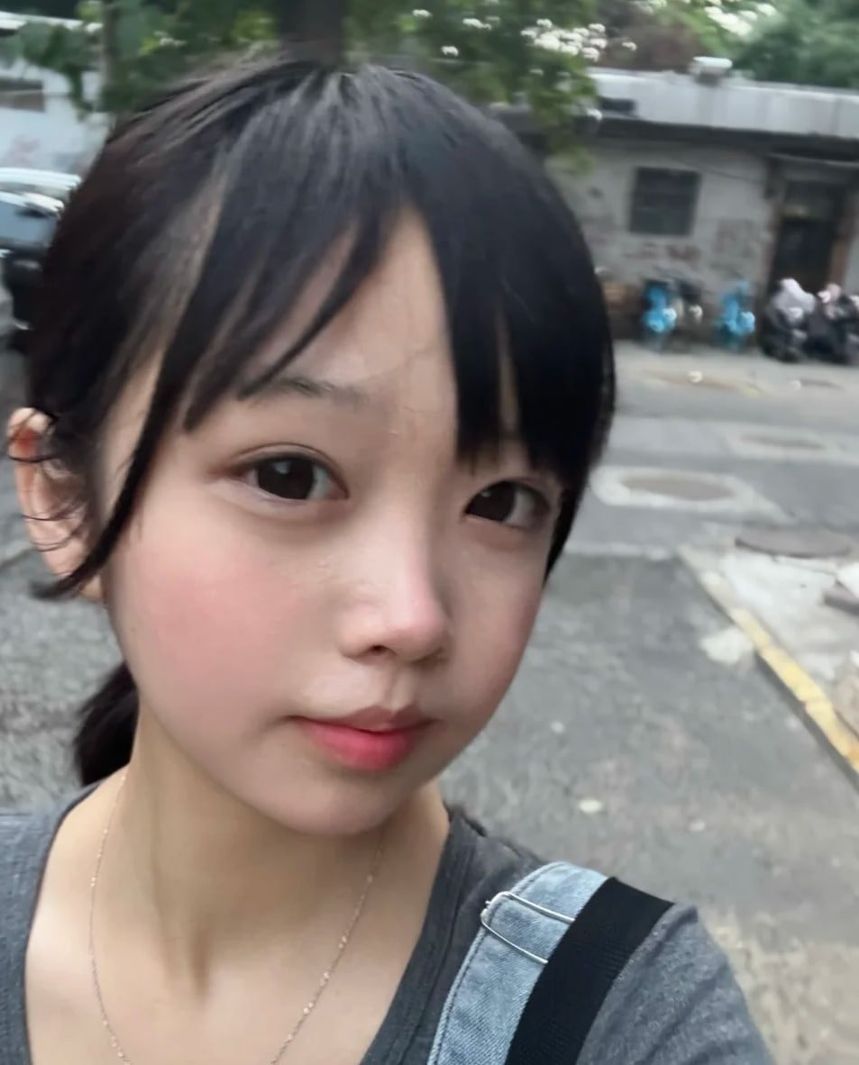 天使 tweet media