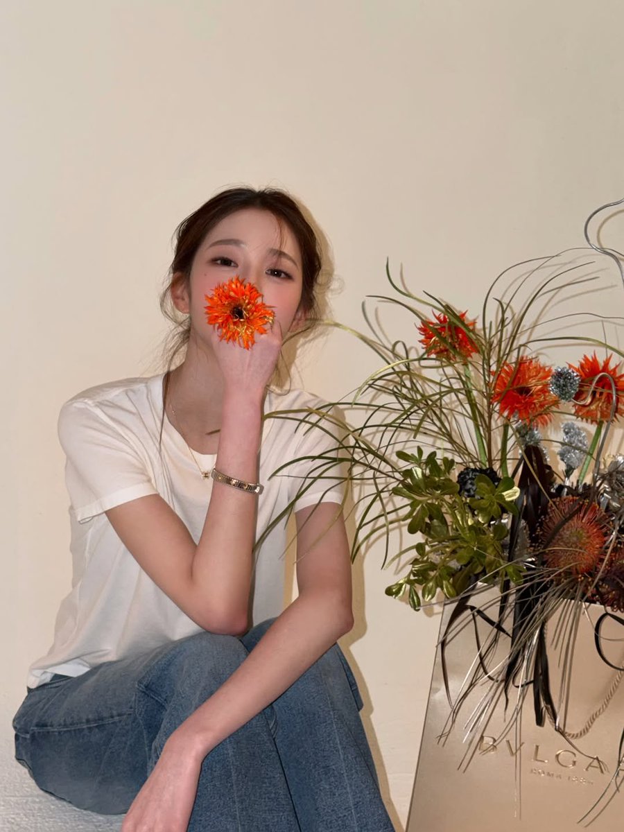 minaaa_base's tweet photo. Shiny things just win every time✨✨💛💐 https://t.co/yCZDk1aM2N