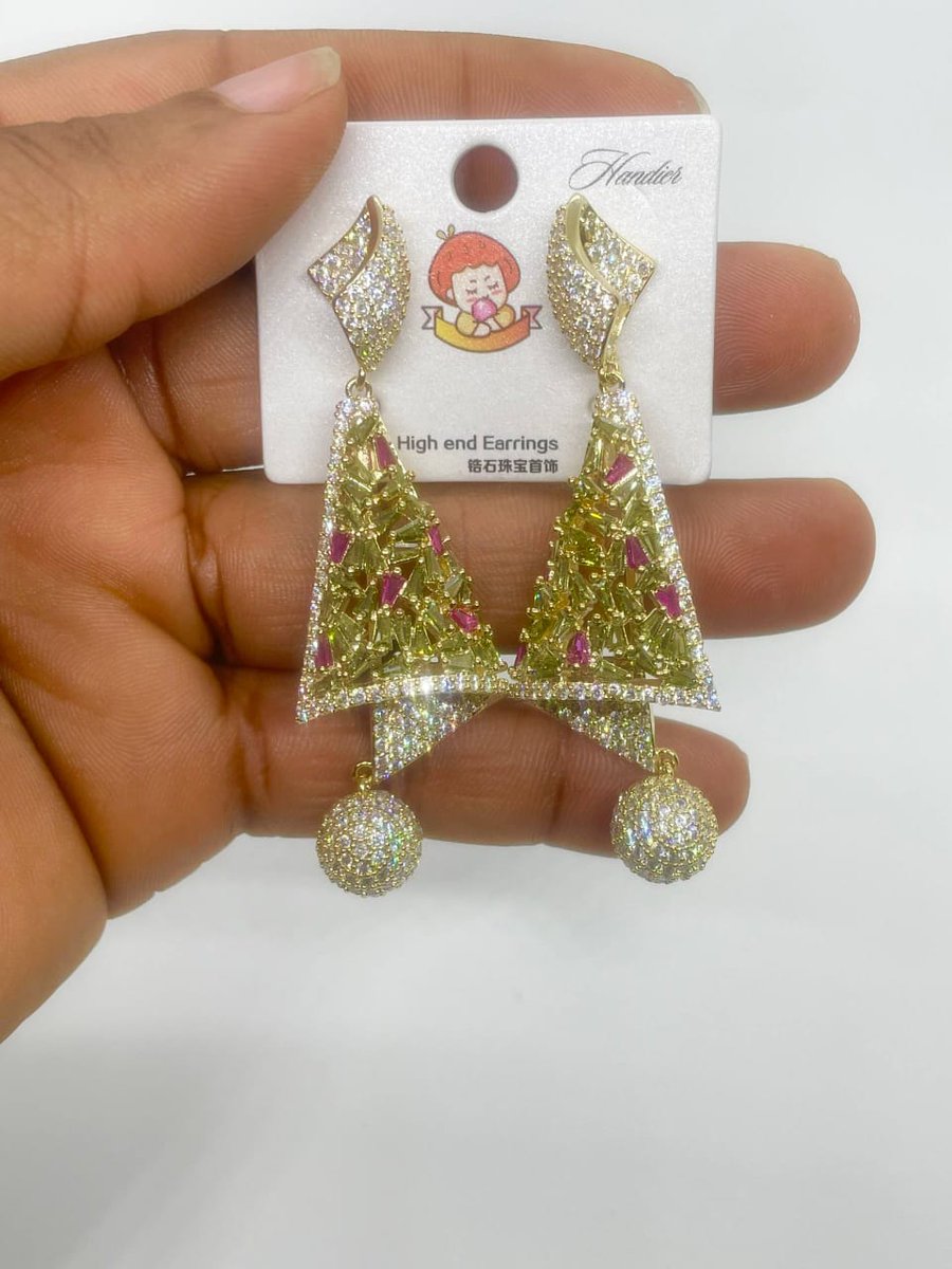 MAQsVintageShop's tweet photo. Luxury Earrings 🪭
Price: 🏷️ N32,000 each
📞 08140362185
📍 Portharcourt
Nationwide Delivery

Please Retweet https://t.co/DyflNeA9i0
