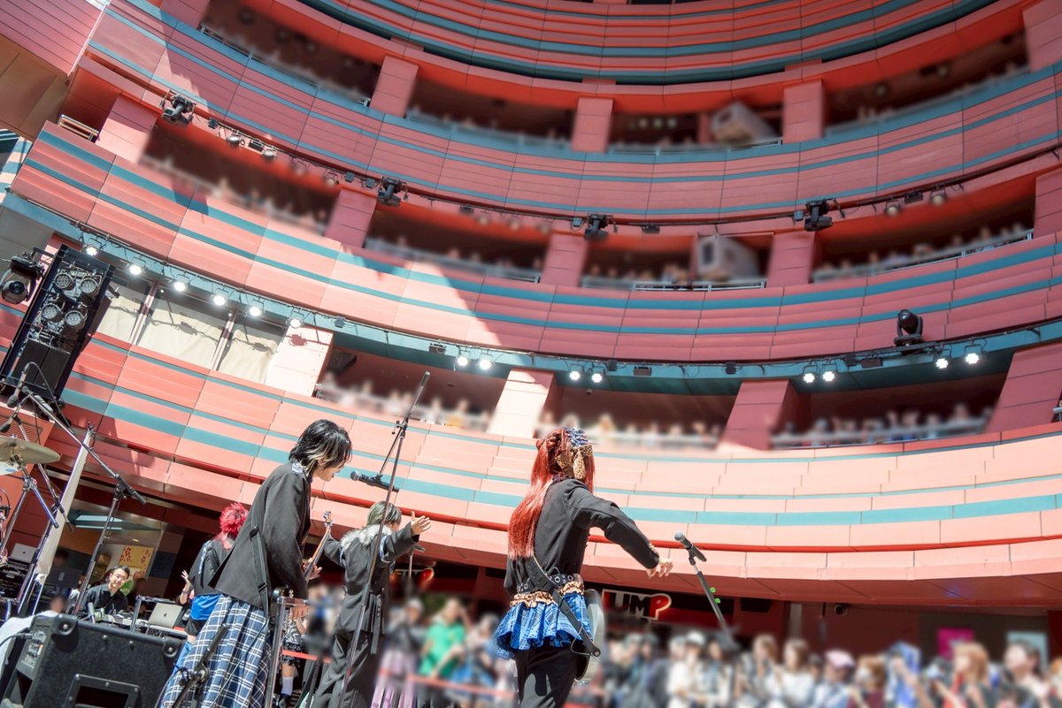 kanari_tanbi's tweet photo. キャナルシティ博多
『魚〜ホットドッグ〜 / ミル〜猩々紅冠鳥〜』リリースイベント
御礼を申し上げしし者†

上から下まで、左右まで、たくさんの方々の前で、全年齢版で良い子に白サバトができて嬉しし者†
ハイタッチと家族写真会も噴水くらい楽しし者でした†

#色々な十字架キャナルシティ https://t.co/5Aerq0ac70