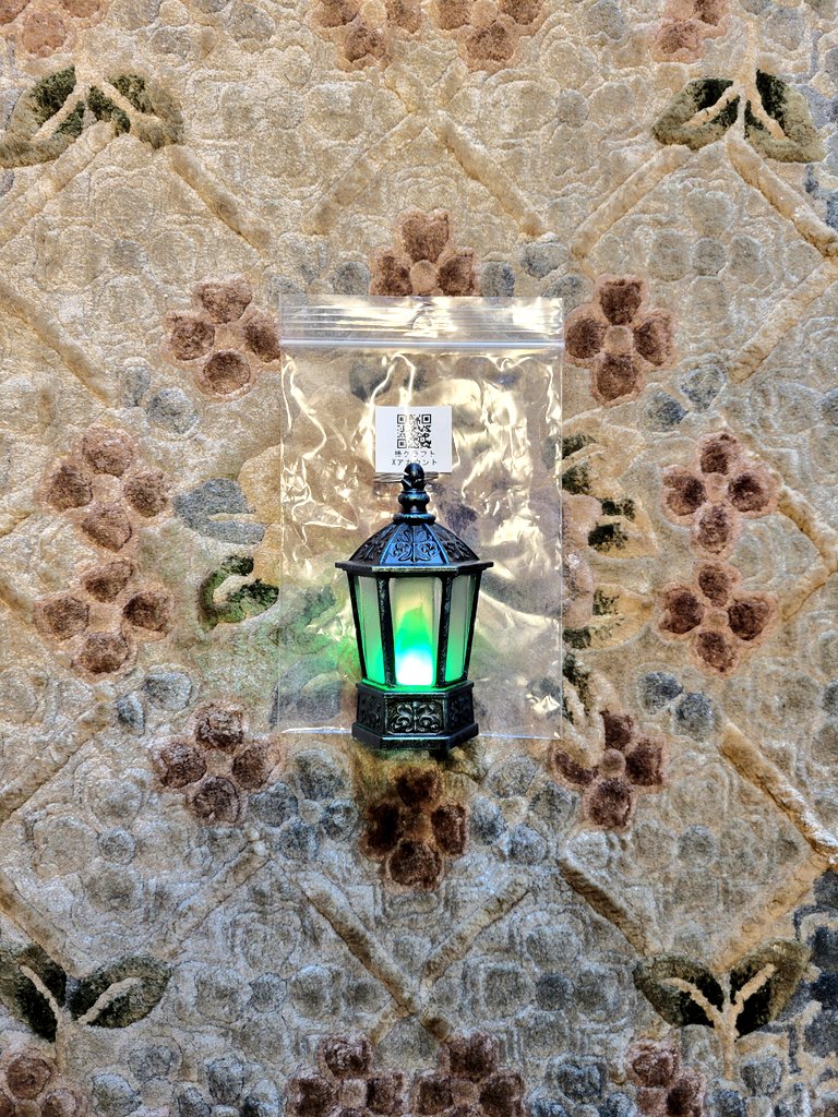 GuilCrow's tweet photo. #デザフェス63戦利品 その4
棒クラフトさん(@bou_craft)から
"LEDランタン・グリーン"

翡翠に妖しく明滅する様は
正に揺らめく鬼火の如く！

アンクラでは完売だったので
再販ありがとう御座いました

次はアイスブルーカラー
とか如何でしょうかね？
等と言って見るテスト…((( https://t.co/x24E36sbiM