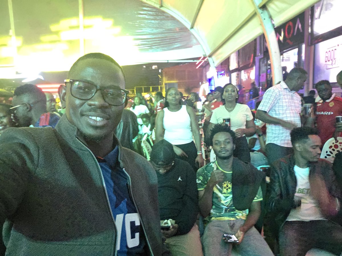 Bertlet_mc's tweet photo. @otienoedgar1 @WaruiJohn2 @Mugamb_ii @KowinoJr @robnetwings @The_Orias1030 I was drinking liquor with Haters yesterday. And my Arsenal Family was around too. https://t.co/JMi1waxRS4